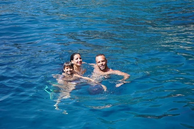 Amalfi Coast Small Group Day Boat Tour with Limoncello Onboard - Admiring the Fiord: A Unique Coastal Feature