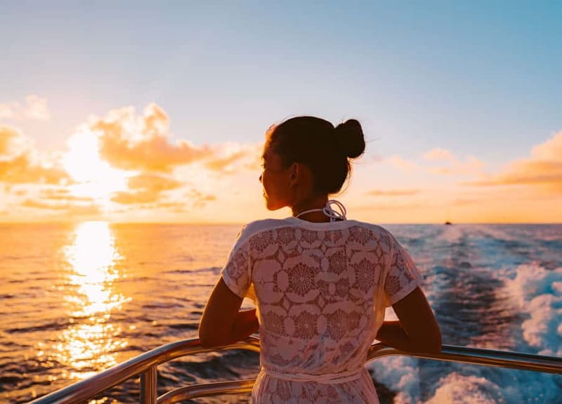 Amalfi Coast: Sunset Boat Tour with Fruit & Drinks - Highlights of Furore Fjord and Praiano