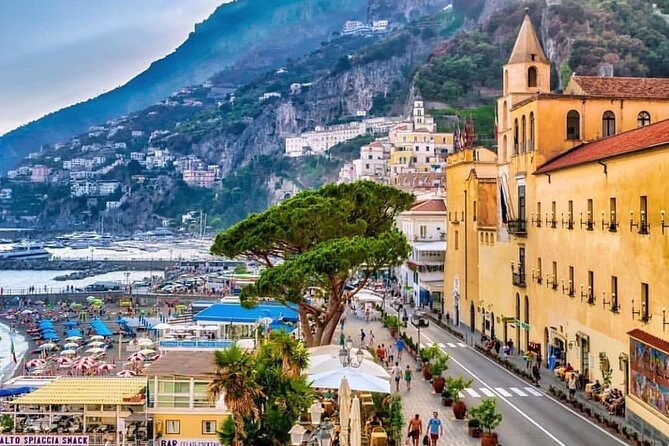 Amalfi Coast Tour of 2 Cities - Half Day - Expert Guides and Informative Commentary