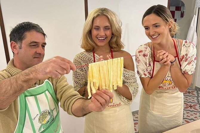 Amalfi: lezione di cucina su pasta, mozzarella e tiramisù - Mastering the Art of Making Fresh Tagliatelle