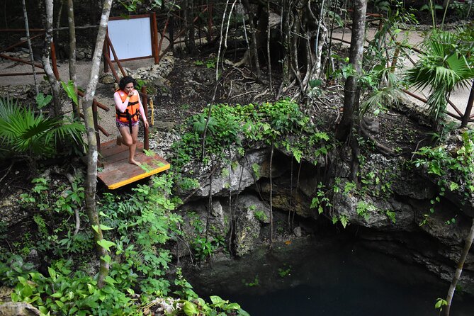 Amazing adventure in 3 cenotes with transportation - Starting the Adventure at Puerto Morelos Ecopark