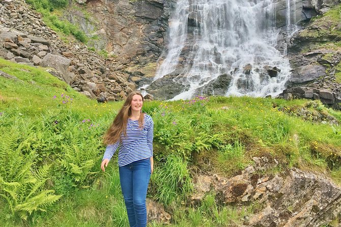 AMAZING HARDANGER FJORD: Private guided round trip from Bergen, 10 hours - Visiting the Steinstø Community and Fjord Views