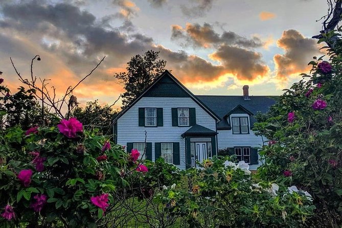 Amazing PEI Experience 5 passengers only - Green Gables: Photo Stop with a Literary Twist