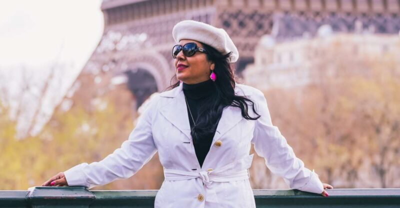 Amazing photo session in Paris - An Efficient 30-Minute Photo Session with Stunning Eiffel Tower Views