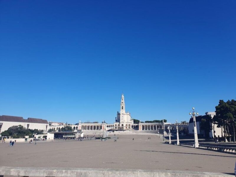 Amazing Private Tour to Fátima, Batalha, Nazaré From Lisbon - Visiting the Sanctuary of Fátima and the Basilica of the Holy Trinity