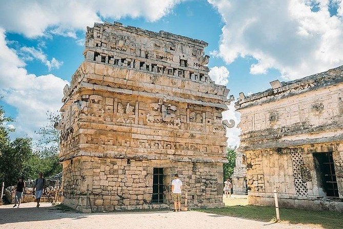 Amazing Trip to Chichen Itza, 2 Cenotes & Valladolid from Playa del Carmen - Inclusive Meals and Refreshments for a Full-Day Experience