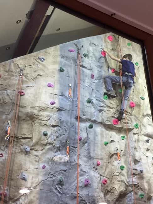 Ambleside: Indoor Climbing Taster Session with Instructor - Key Points