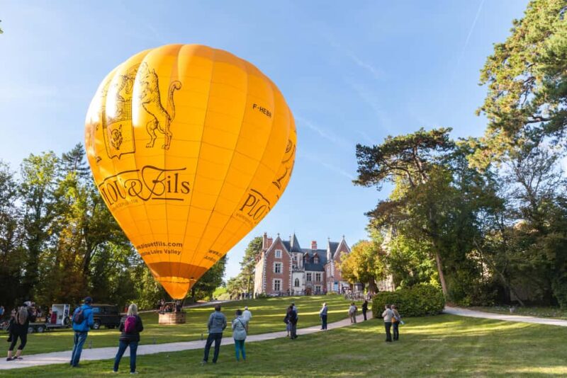 Amboise Hot-Air Balloon Sunset Ride over the Loire Valley - Tour Group Size and Personalization