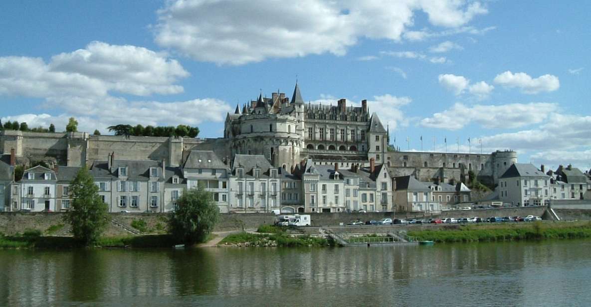 Amboise: Private Guided Tour of the Castle with Entry Ticket - Inside the Royal Apartments and the Renaissance Decor