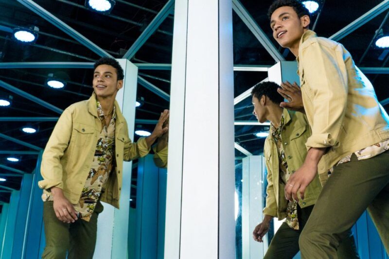 American Dream: Mirror Maze Admission Ticket - Inside the American Dream Mirror Maze: A Visual Journey