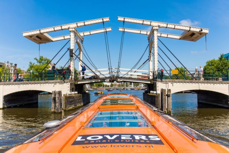 Amsterdam 1-Hour Canal Cruise and Ripleys Believe it or Not - Insights from Past Reviews: What Makes This Tour Stand Out