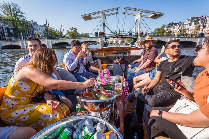 Amsterdam 1-Hour Canal Cruise With Live Guide - The Architectural and Cultural Significance of Main Canals