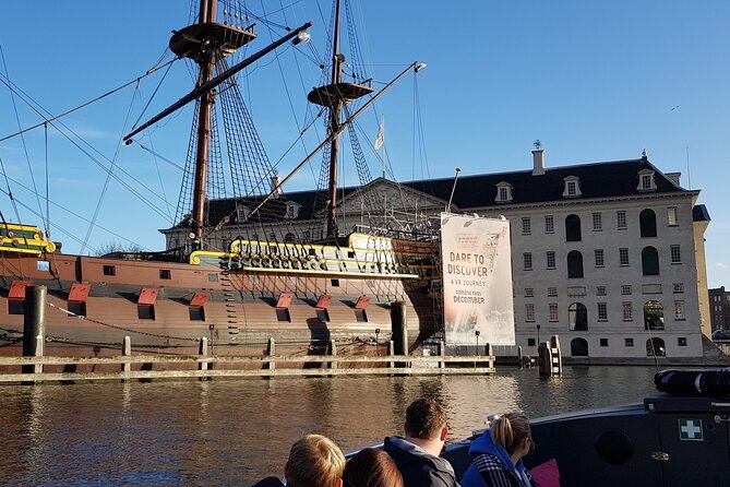 Amsterdam 1-Hour Canal Cruise With Live Guide - The Iconic Bridges and Unique Architecture of Amsterdam