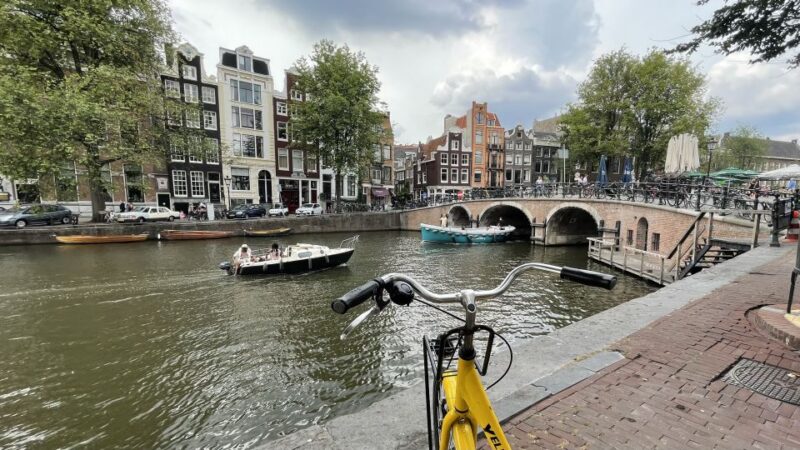 Amsterdam: 2-Hour City Highlights Guided Bike Tour - Comparing This Tour to Other Options