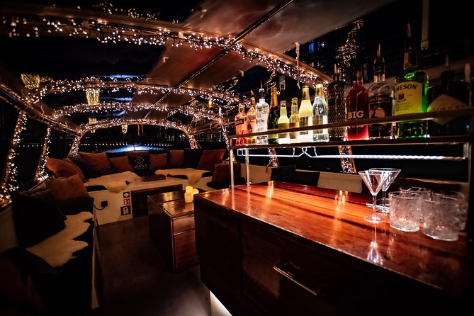 Amsterdam 2-Hour Evening Cruise With Live Guide and Bar - Crossing the Amstel River and the Magere Brug