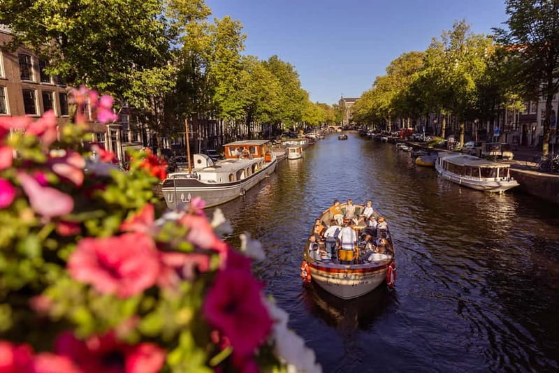 Amsterdam: 2-Hour Luxury Canal Cruise with Snacks & Drinks - Onboard Experience: Comfortable, Intimate, and Well-Equipped