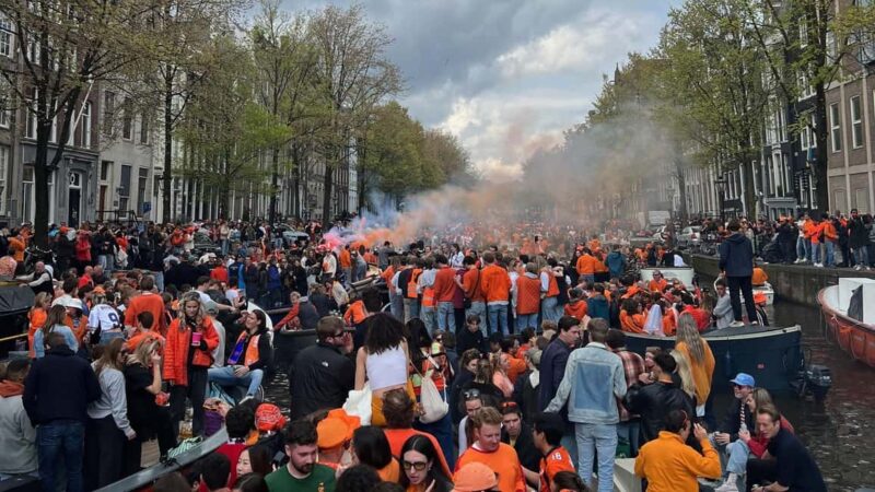 Amsterdam: 3 Hour Kings Day Boat Party with Unlimited Drinks - Meeting Point and Practical Details