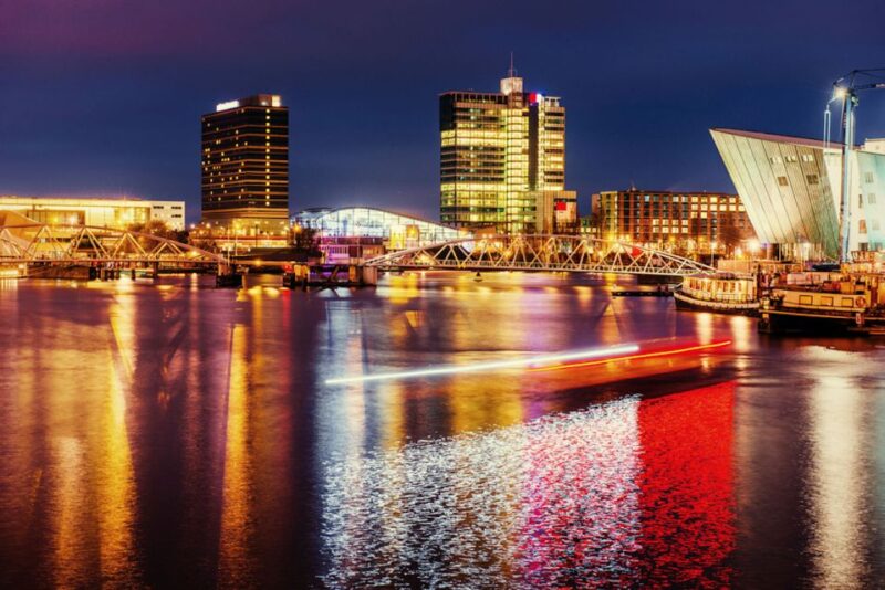 Amsterdam: 3-Hour Private Highlights City Tour by Minivan - Considerations Based on Reviews and Inclusions