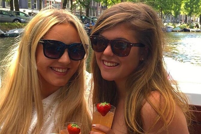 Amsterdam 90-min Private Canal Cruise with Live Guide and Drinks - Skipper Paap and the Personal Touch on the Water