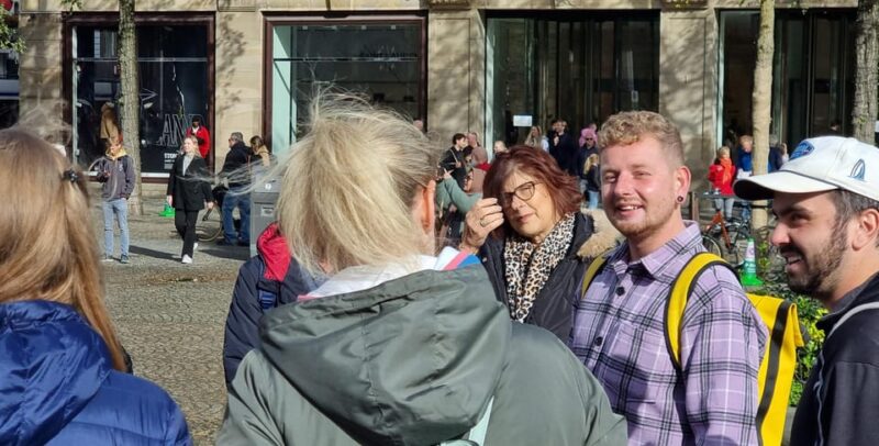 Amsterdam All In One Tour Walking Tour - The Experience of Guides and Tour Atmosphere