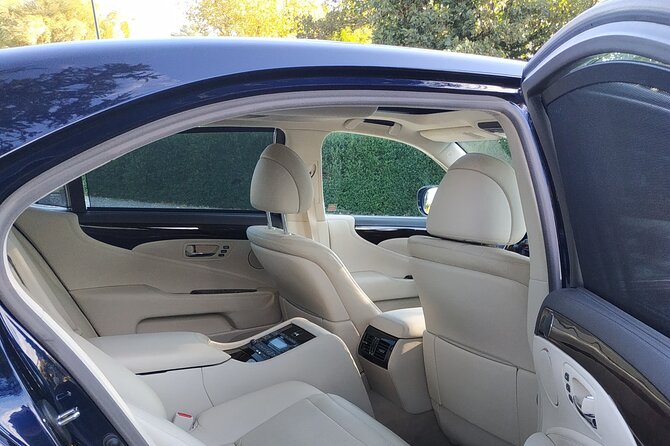 Amsterdam and Countryside Private Full-Day Tour by luxury car - Visiting Monnickendam’s Authentic Fisherman’s Port