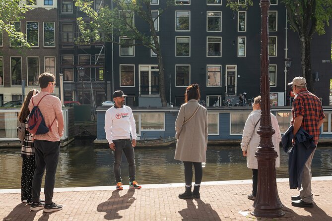 Amsterdam: Anne Frank and Jewish Quarter Walking Tour - Exploring Jewish Resistance at Verzetsmuseum Amsterdam