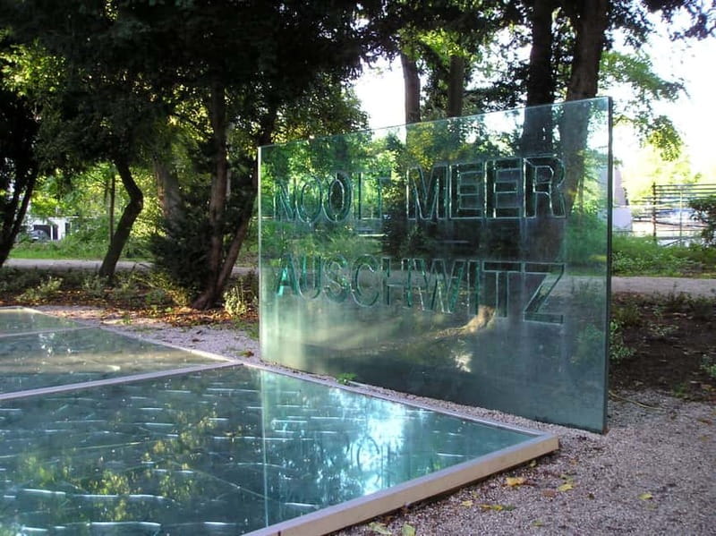 Amsterdam: Anne Frank and WWII Private Walking Tour - The Anne Frank House: A Lasting Symbol of Hope