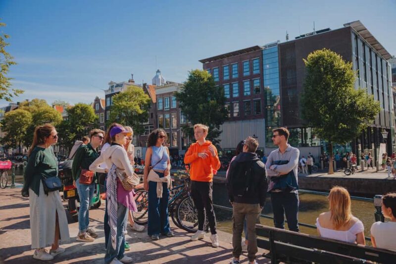 Amsterdam: Anne Frank History Walking Tour - Visiting the Portuguese Synagogue and Its Candlelit Atmosphere
