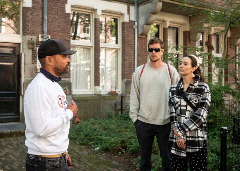 Amsterdam: Anne Frank Walking Tour - Insights from the Guides and Their Storytelling Style