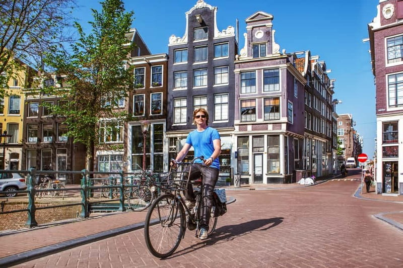 Amsterdam:: Bike Rental with Free Self-Guided Tour App - Riding Through Amsterdam’s Top Sights at Your Own Pace