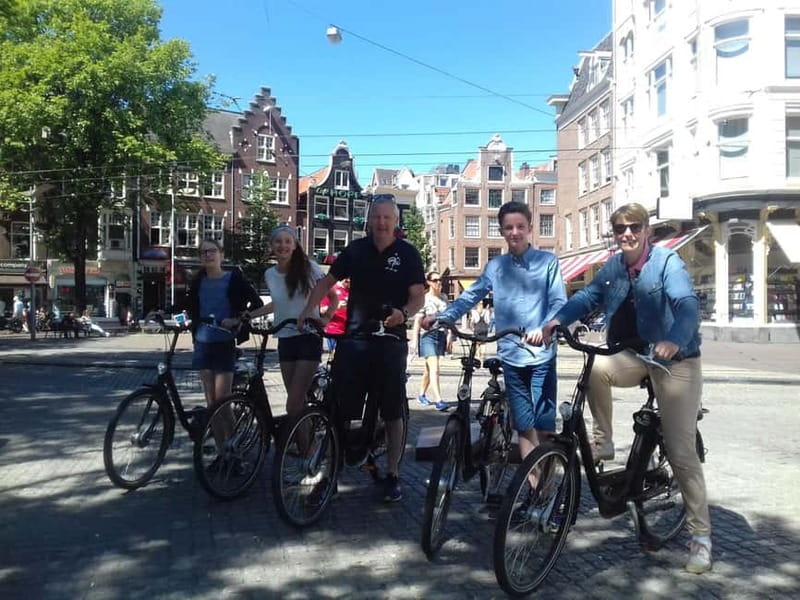 Amsterdam bike tour with a French-speaking guide local! - Discover Amsterdam’s Neighborhoods: Westerdok, Jordaan, and Beyond
