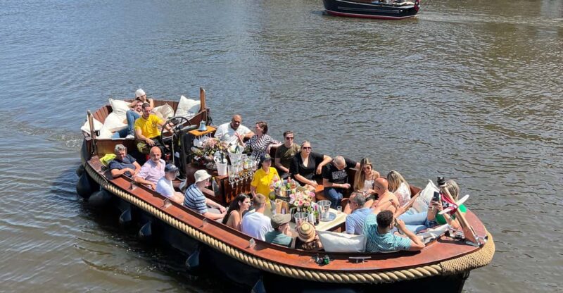 Amsterdam: Boat Tour with Optional Unlimited Drinks - Practical Tips and Group Options