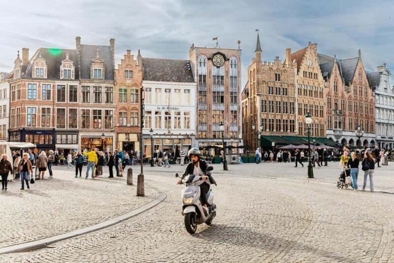 Amsterdam: Brussels & Bruges w/ Optional Chocolate Tasting - Exploring Brussels Top Attractions