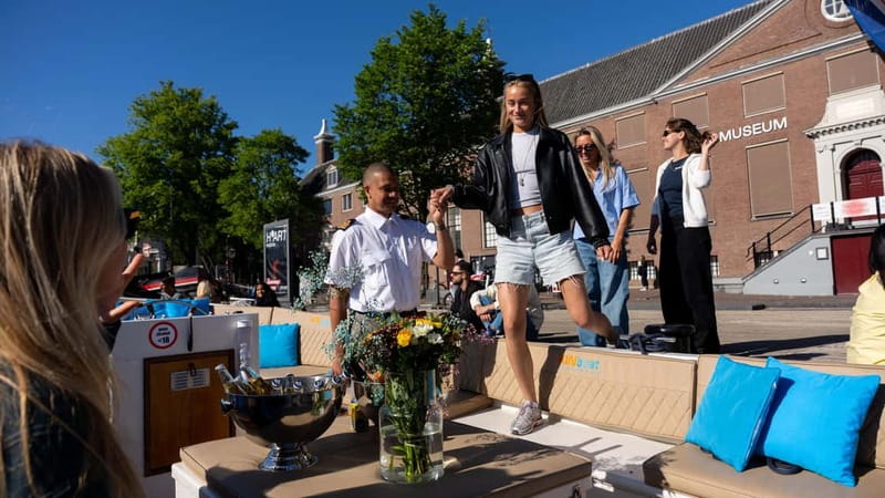Amsterdam: Canal Cruise in Open Boat with Drink Option - Navigating Amsterdam’s Iconic Waterways and Landmarks