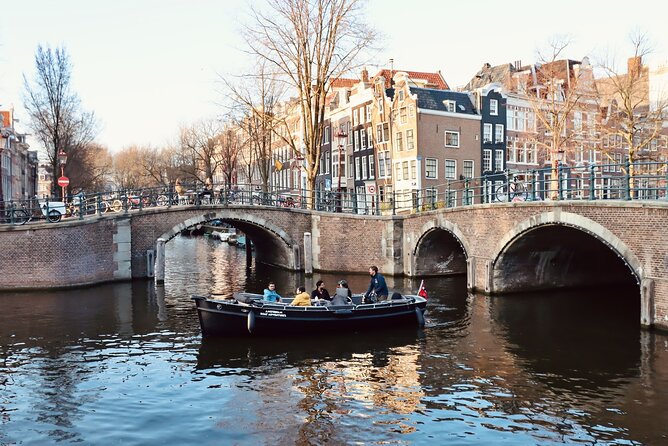 Amsterdam Canal Cruise on a small open boat (max 12 guests) - Highly Praised Elements from Reviews