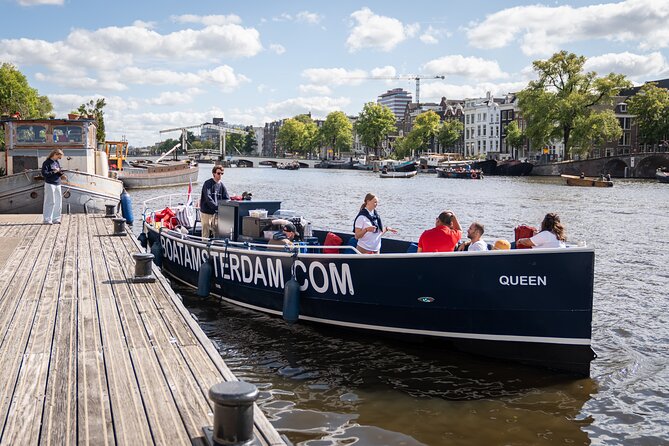 Amsterdam Canal Cruise with Live guide & Two drinks - Central St. - From the Old City to the Red Light District and Central Station