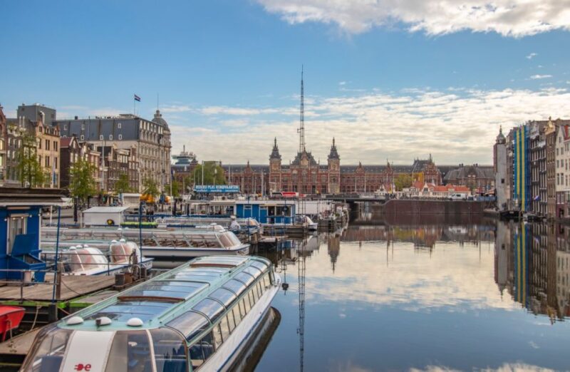 Amsterdam: Capture the most Photogenic Spots with a Local - Practical Details and Group Dynamics
