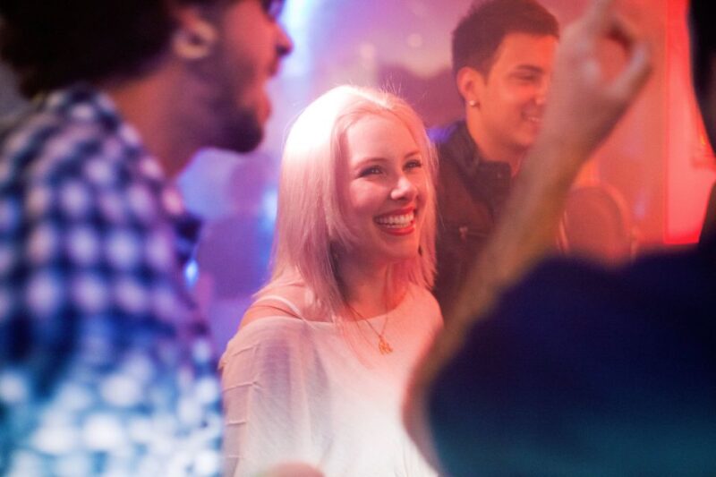 Amsterdam: City Center Bar Crawl and Nightlife Experience - The Role of the Guides in Creating a Fun Night