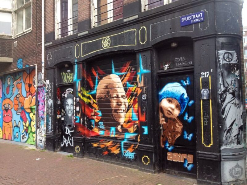 Amsterdam: Coffee Shops Walking Tour - Visiting the World’s Biggest Coffee Shop, Prix dAmi