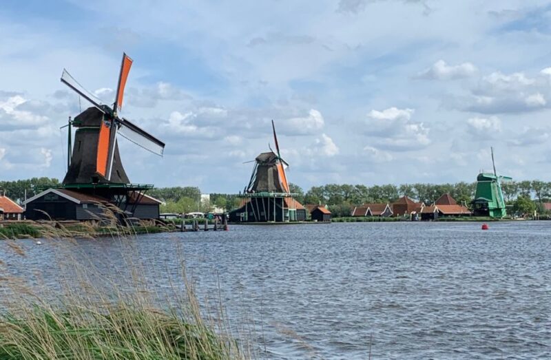 Amsterdam: Countryside Bike Tour and Zaanse Schans Windmills - Exploring the Zaanse Schans Neighborhood