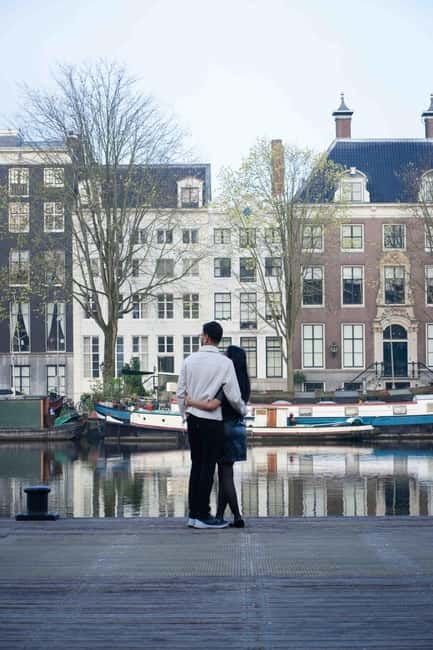 Amsterdam: Customizable Photography Tour with 9-10 Photos - The Range of Photo Options: Black & White or Color