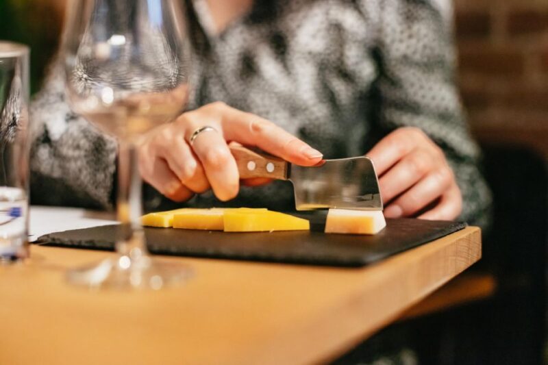 Amsterdam: Dutch Cheese Tasting Experience with Wine - The Wines Paired with Dutch Cheeses