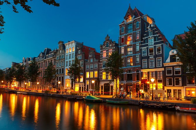 Amsterdam Evening Canal Cruise with Live Guide and Onboard Bar - The Guide’s Role and Commentary Quality