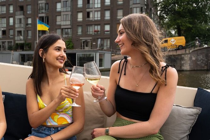 Amsterdam: Evening City Centre Canal Cruise with Unlimited Drinks - Exploring Waterlooplein and the Jewish Market