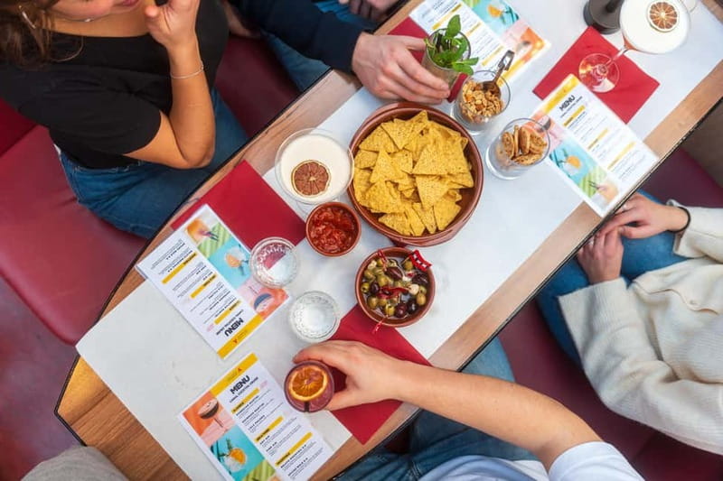 Amsterdam: Evening Cocktail Cruise Along The Canals - Key Points