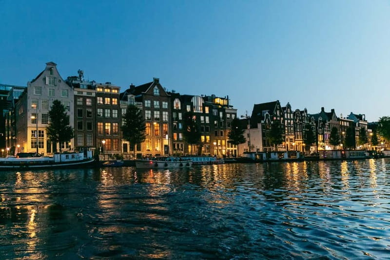 Amsterdam: Evening Cruise with Optional Wine and Snacks - Discover Amsterdam’s Nighttime Charm from the Water