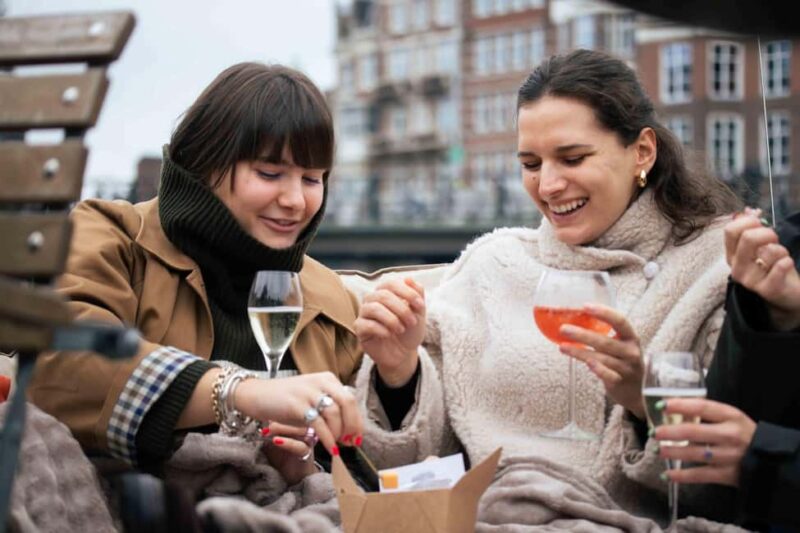 Amsterdam: Evening Lights Cruise incl. Cocktail & Waffle - Who Should Book This Evening Lights Cruise