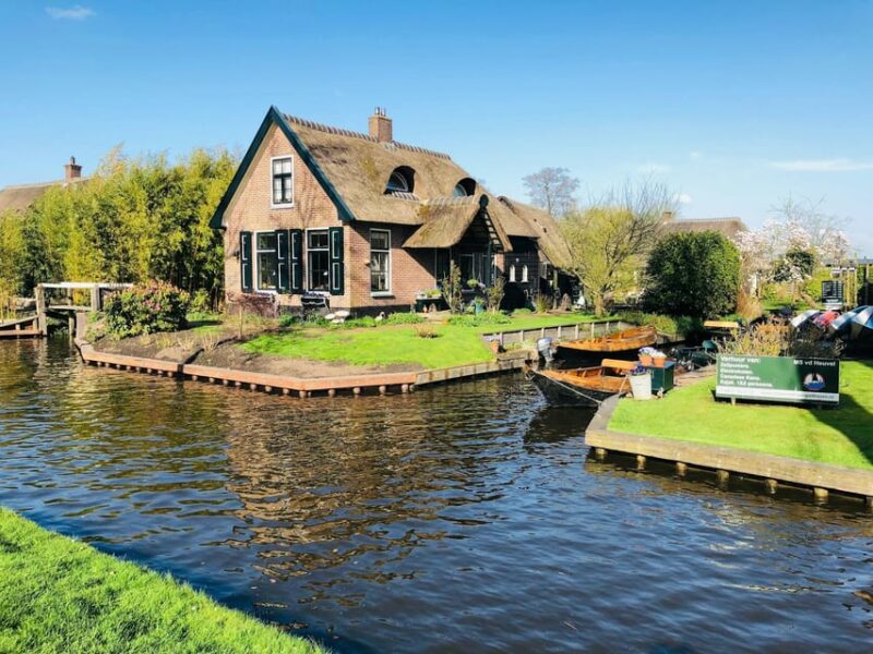 Amsterdam: Explore Giethoorn in a Private Tour with Driver - Key Points