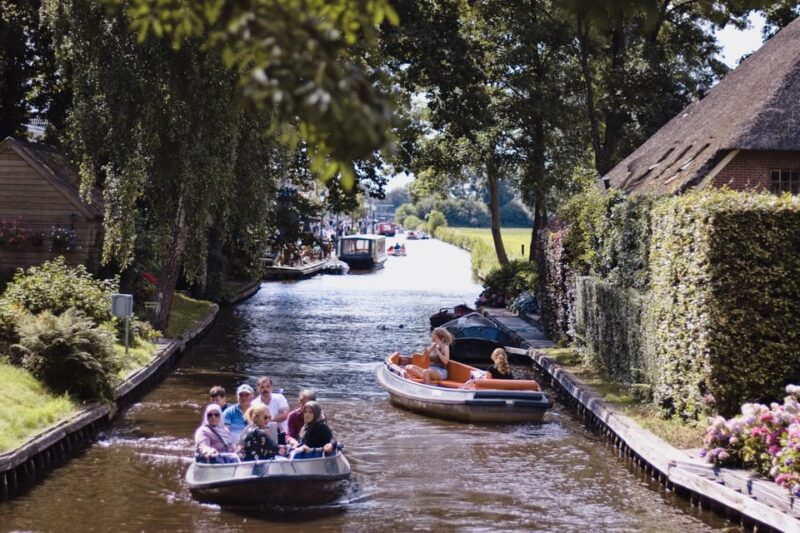 Amsterdam: Explore Giethoorn in a Private Tour with Driver - The Driver and Guide: Knowledgeable and Multilingual