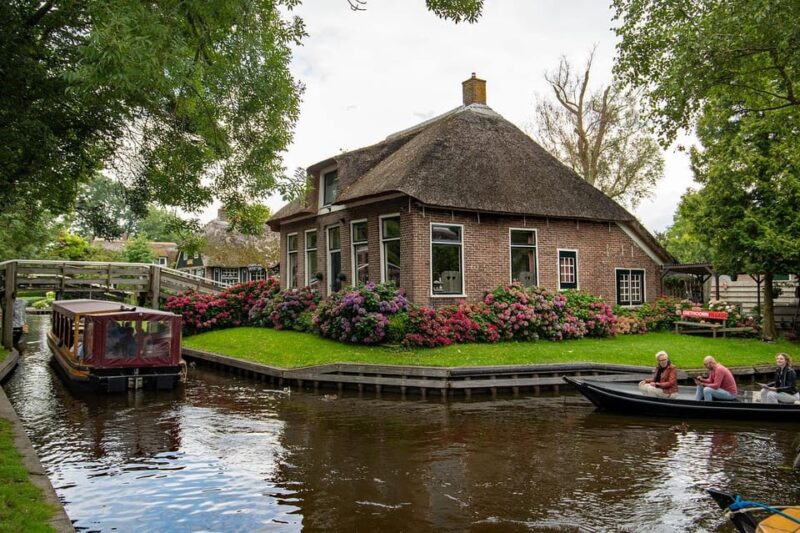 Amsterdam: Explore Giethoorn in a Private Tour with Driver - Hotel Pickup and Drop-Off Service